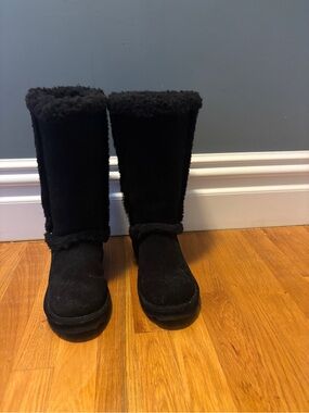 bear-paw boots